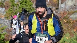 Иерей Максим из Старого Оскола бегом взобрался на гору Воттоваара в Карелии