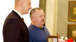 Старооскольский художник Юрий Болотов получил губернаторскую премию