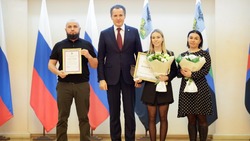 Вячеслав Гладков вручил губернаторские стипендии 42 спортсменам 