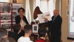 Презентация мини-выставки Василия Смотрова состоялась в Старооскольском краеведческом музее
