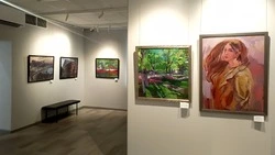 Выставка белгородской художницы Маргариты Скорбач в Старом Осколе завершит работу на этой неделе