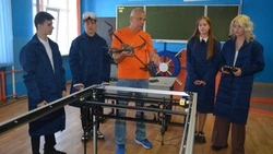 Старооскольские школьники начали учиться управлять беспилотниками