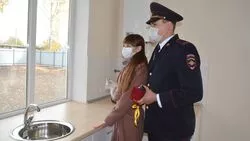 Власти построили два дома для участковых полиции в Старооскольском округе