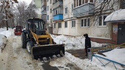 Жители областного центра жалуются на некачественную расчистку дворов от снега и наледи