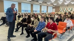 Александр Белоусов провел лекцию для учащихся «Академии знаний»