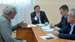 Александр Сергиенко провёл приём граждан в Роговатом Старооскольского округа
