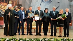 Лауреатов ежегодной премии имени Алексея Угарова чествовали в Старом Осколе