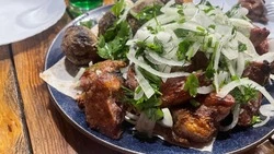 Житель Старого Оскола спас подругу с помощью приёма Геймлиха 