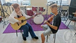 Оскольчанка открыла музыкальный класс благодаря соцконтракту