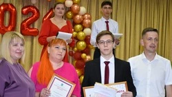 Торжественные церемонии вручения аттестатов прошли в старооскольских школах 