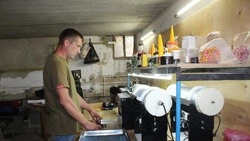 Старооскольский рыболов организовал производство карповой прикормки по соцконтракту