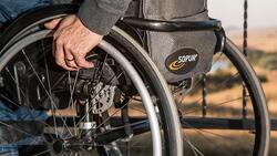 Старооскольские инвалиды-колясочники получили два микроавтобуса для перевозки