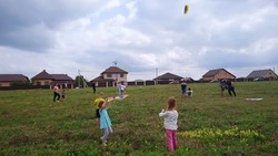 Праздник воздушных змеев прошёл в старооскольском районе ИЖС Радужный