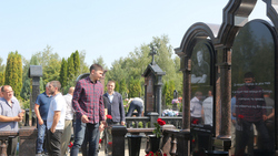 Памятник Владимиру Воронову открыли в Старом Осколе