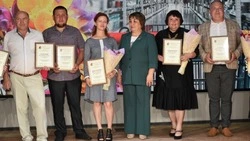 Старооскольские работники сферы торговли отметили профессиональный праздник