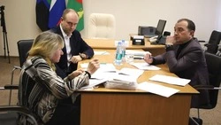 Владимир Жданов провёл личный приём граждан в администрации Старооскольского округа