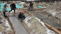 Строители возводят фундамент будущих школ в Старом Осколе