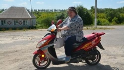 Соцработник Наталия Клышникова взяла на себя заботу о пожилых жителях села Луганка и Шаталовка