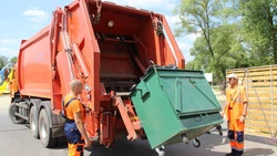 Вячеслав Гладков сообщил о прибытии в регион девяти КАМАЗов-мусоровозов 